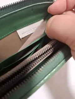【大幅値下げ‼️】美品！BOTTEGA VENETA グリーンレザー長財布