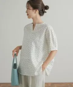 美品✨　白❤️　麻　アーバンリサーチドアーズ　リネンコットンドットブラウス