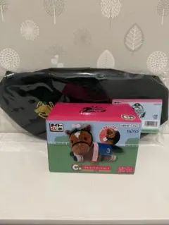 タイトーくじ　ホースヒーロー　マルチバックとマスコットバッチ