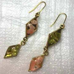 レジン ピアス フック 緑 ピンク ミル打ち ひし形 グリーン 揺れる
