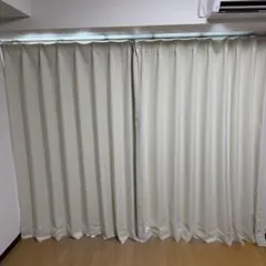 ニトリ 遮光1級 保温カーテン 100×190 2枚セットのサムネイル