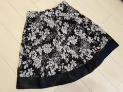 コムサイズム ひざ丈花柄スカート