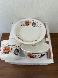 ⭐︎最終値下げ⭐︎金正陶器　アンパンマン　食器　お子様5点セット　新品・未使用品