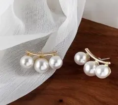 パール レディース 結婚式 ゴールド ピアス ラウンドパール ラインピアス 3粒
