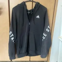 adidas パーカーのサムネイル
