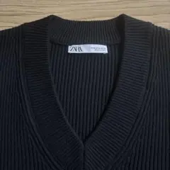 美品！ZARA ブラック Vネック ノースリーブセーター