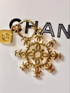 CHANEL シャネル 雪の結晶チャームのサムネイル