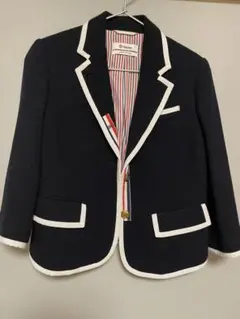 トムブラウン×ニーマンマーカスコラボパイピングジャケット トムブラウン×ニーマンマーカスコラボパイピングジャケット 2025