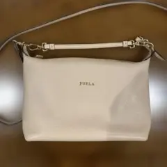FURLA ベージュレザー ショルダーバッグ