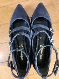 ストラップ付きベルベット パンプス黒