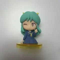 ガチャガチャ　うる星やつら　すわらせ ラム（制服バージョン）