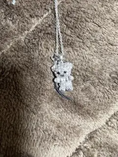 クマのキラキラネックレス