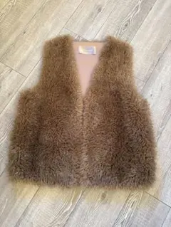 ブラウンファーノースリーブベスト