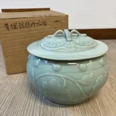龍泉窯様式 青磁 龍紋硯 逸品 龍泉窯様式 青磁 龍紋硯 逸品 - メルカリ