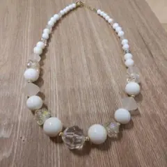 ホワイト ビーズ ネックレス