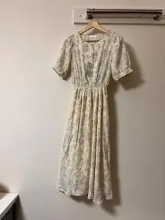 ワンピース　半袖　春服