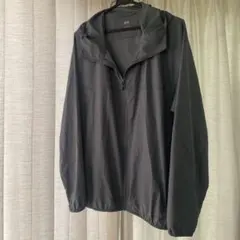 UNIQLOユニクロ　ポケッタブルパーカー グレー メンズＬサイズ