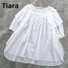 TIARA ヨーク切り替えギャザーブラウスのサムネイル