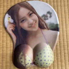 板野友美　ユニークなデザインのマウスパッド　ぱい