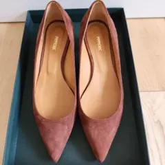 美品PIPPICHIC スエード パンプスのサムネイル