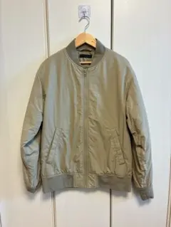 ユニクロ カーキ ナイロン ジャンパー