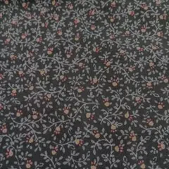 黒地に小花柄の綿生地 約30cm x 30cm