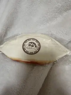 クレヨンしんちゃん　チャーム付餃子ポーチ