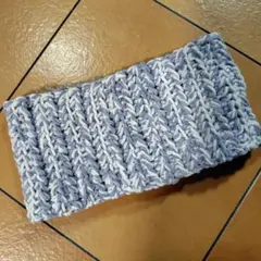 薄紫と白の編みスヌード