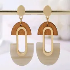 Item thumbnail for item 2489d05a-d5f3-49ee-adb3-6366accef55f