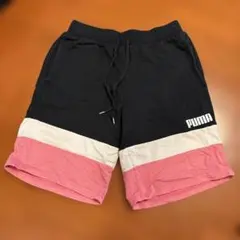PUMA ブラックショートパンツ