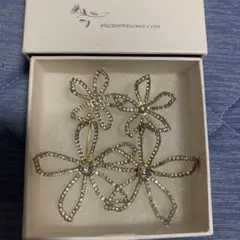 エリザベスバウアーお花ピアス