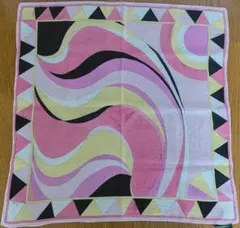 EMILIO PUCCI エミリオプッチ☆ハンカチ チーフ☆ピンク系のサムネイル