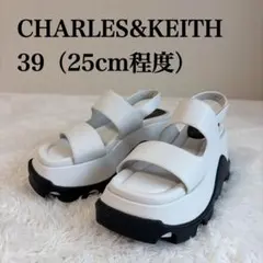 CHARLES&KEITH アシメトリック プラットフォームサンダル39のサムネイル