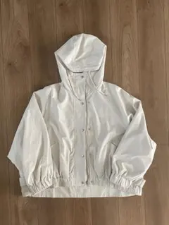 しまむら★ホワイトフード付きマウンテンパーカー