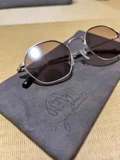 John Lennon サングラス オーバル型 シルバー - メルカリ
