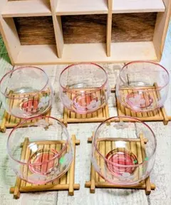 ♥️未使用！「昭和レトロ風」花模様冷茶用グラス5個茶托セット木箱入り♥️2039