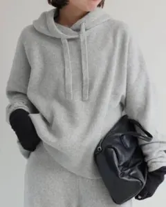 スローブイエナ エアリーワイドシルエット フーディー