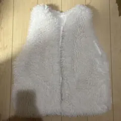 ホワイトファーノースリーブベスト
