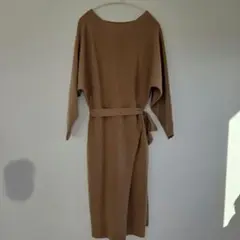 NYMPH ベージュ ニットワンピース