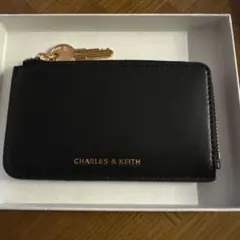 CHARLES & KEITH ジップアラウンド　ミニウォレット　新品・未使用
