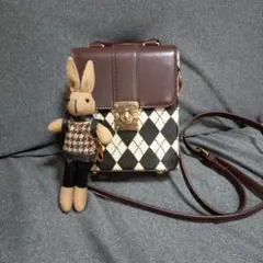 ダイヤモンドパターン ショルダーバッグ ウサギ付き