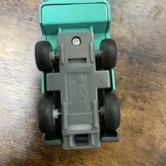 バス型ミニカー 緑色と白