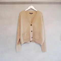 ユニクロ Vネックカーディガン ウール混で暖かいです♡
