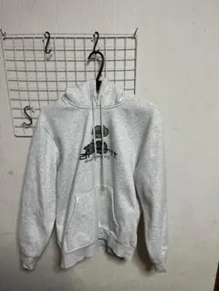 Carharttグレー フード付きパーカー プリントあり