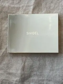 SNIDEL フェイススタイリスト 04
