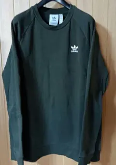 アディダスオリジナルス エッセンシャルクルー カーキ スウェット トレーナー