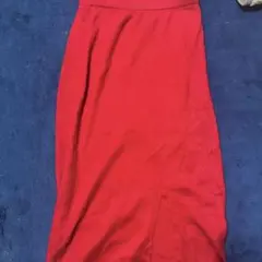 レッド ロングスカート