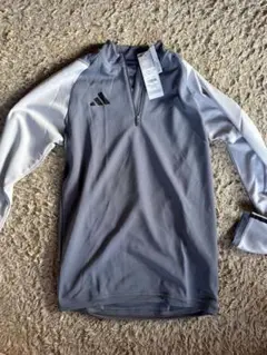 新品未使用　adidas ハーフジップジャージ DH246
