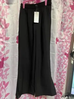 人気✨️黒ストレートパンツ サイドスリット入