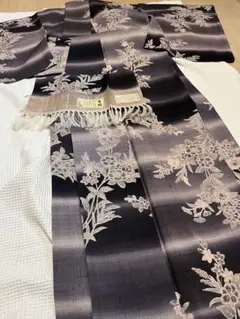 ブロフ玉城ティナ×紅一点振袖 黒地 薔薇 金彩 礼装 ブロフ様専用玉城ティナ×紅一点振袖 黒地 薔薇 金彩 礼装 - メルカリ